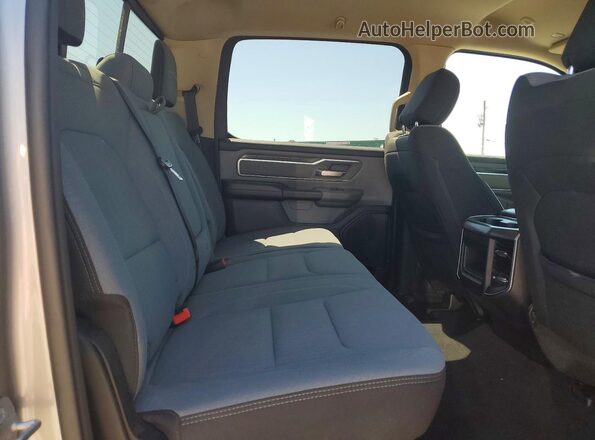 1C6SRFFT0KN511367 2019 RAM 1500 Silver უკანა სავარძლების ხედი