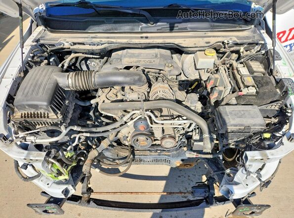 1C6SRFFT2MN504245 2021 RAM 1500 White Widok wnętrza z tyłu