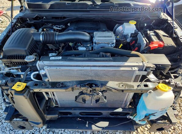 1C6SRFFT2NN428804 2022 RAM 1500 Черный Вид задней части салона
