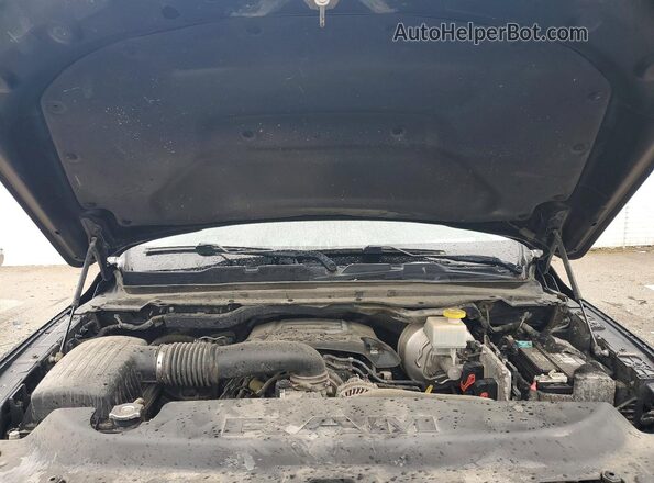 1C6SRFFT4KN698046 2019 RAM 1500 Черный Вид задней части салона
