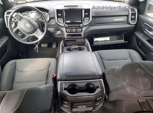 1C6SRFFT4NN221282 2022 RAM 1500 Серебряный Вид панели приборов