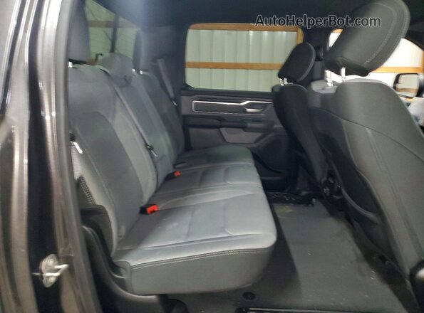 1C6SRFFT5MN716072 2021 RAM 1500 Gray Widok tylnych siedzeń