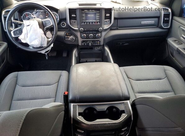 1C6SRFFT5MN716072 2021 RAM 1500 Gray Widok deski rozdzielczej