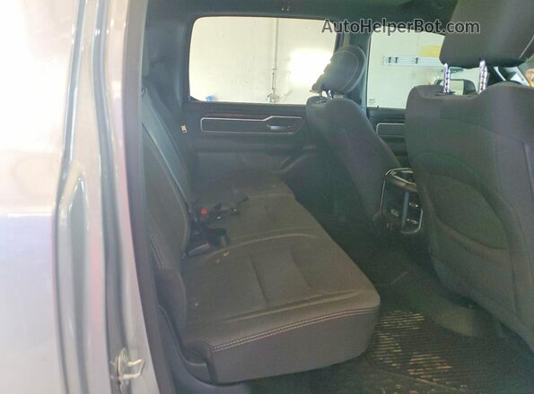 1C6SRFFT8MN678501 2021 RAM 1500 Серебряный Вид задних сидений