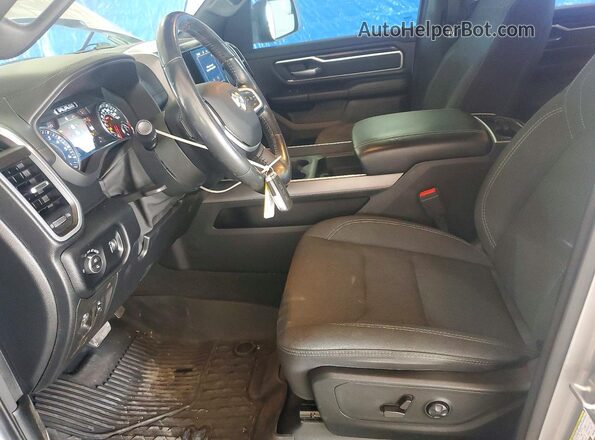 1C6SRFFT8MN678501 2021 RAM 1500 Серебряный Вид салона спереди