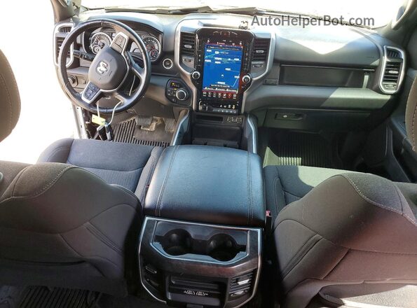 1C6SRFFTXLN293486 2020 RAM 1500 Белый Вид панели приборов