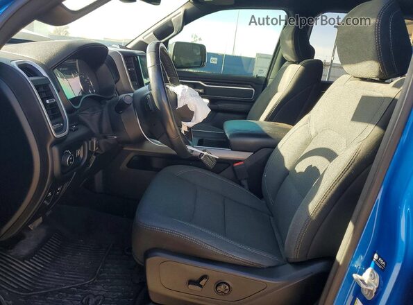 1C6SRFFTXMN514151 2021 RAM 1500 Blue Widok wnętrza z przodu