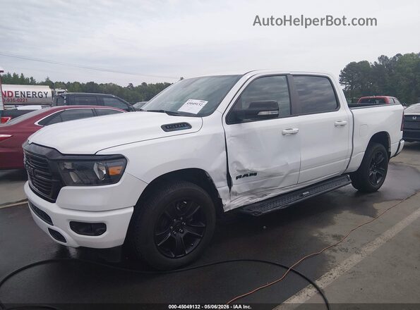 1C6SRFFTXMN647735 2021 RAM 1500 Белый Передняя левая четверть