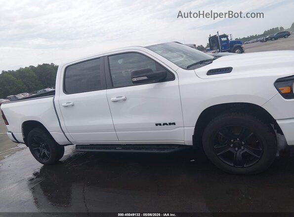 1C6SRFFTXMN647735 2021 RAM 1500 Белый Вид задней части салона