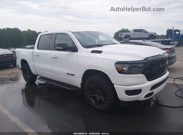 1C6SRFFTXMN647735 2021 RAM 1500 Белый Передняя правая четверть