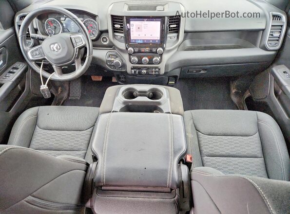 1C6SRFGP1SN713779 2025 RAM 1500 Синий Вид панели приборов