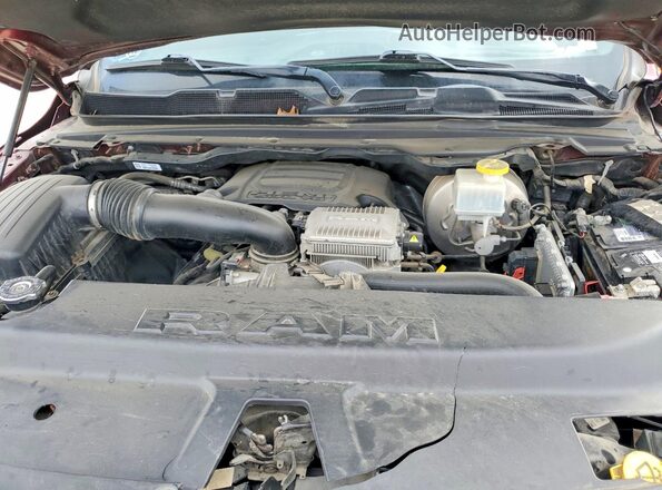 1C6SRFHT1LN220021 2020 RAM 1500 Бордовый Вид задней части салона