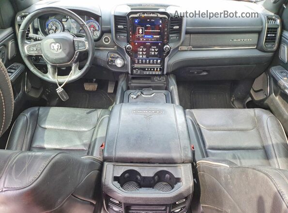 1C6SRFHT3LN254848 2020 RAM 1500 Black Widok deski rozdzielczej