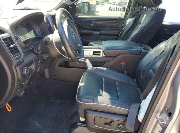1C6SRFHT4PN601836 2023 RAM 1500 Silver Widok wnętrza z przodu
