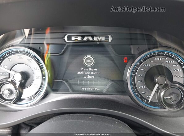 1C6SRFHT5KN632554 2019 RAM 1500 Blue Widok tylnych siedzeń