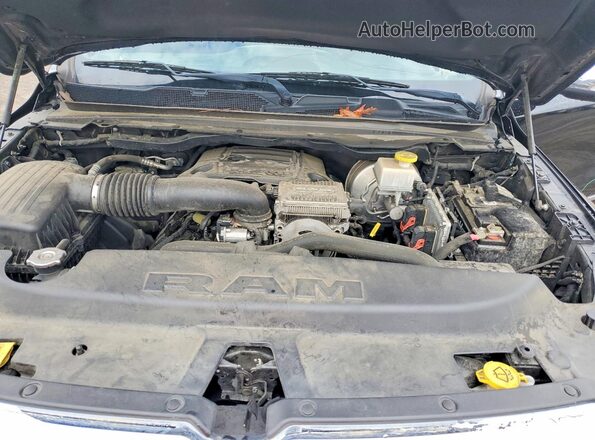 1C6SRFHT5LN110590 2020 RAM 1500 Черный Вид задней части салона