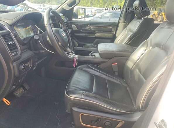 1C6SRFHT7KN764375 2019 RAM 1500 White Front interior view