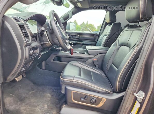 1C6SRFHT7LN266906 2020 RAM 1500 Серый Вид салона спереди