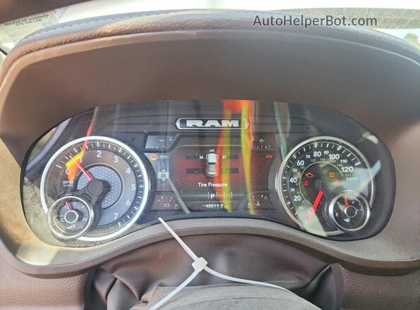 1C6SRFJP0SN525912 2025 RAM 1500 Silver Instrument cluster view