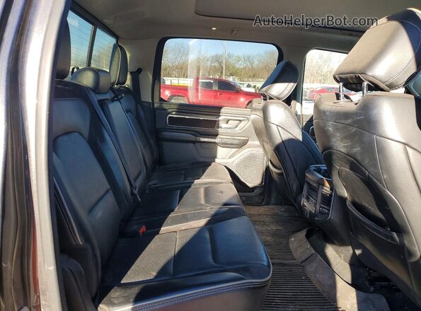 1C6SRFJT8NN163085 2022 RAM 1500 Черный Вид задних сидений