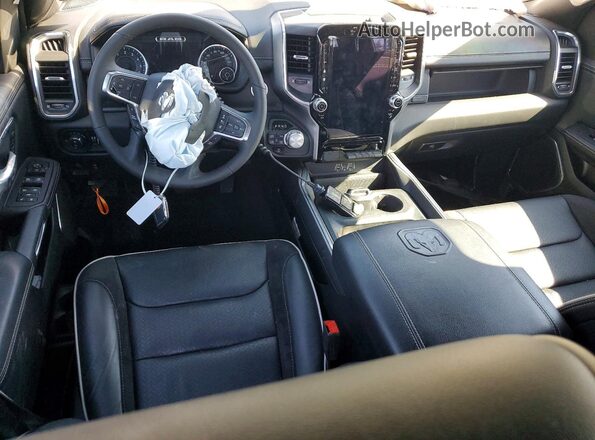 1C6SRFRP9SN533303 2025 RAM 1500 Белый Вид панели приборов