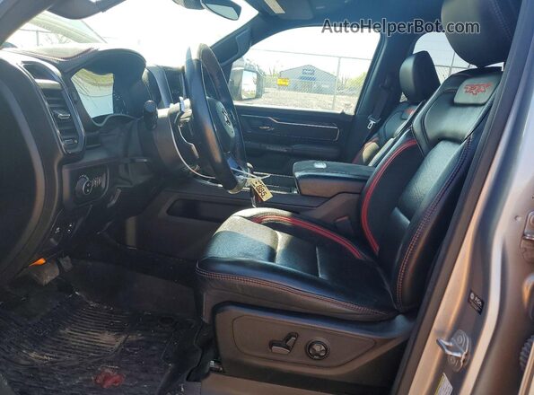 1C6SRFU98MN904382 2021 RAM 1500 Серый Вид салона спереди