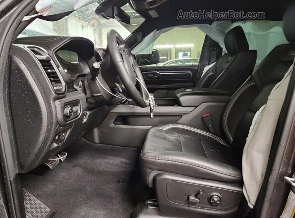 1C6SRFUP2SN677167 2025 RAM 1500 Gray Widok wnętrza z przodu