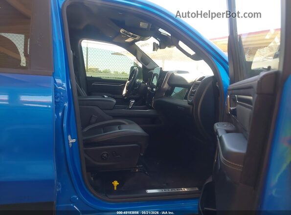1C6SRFUP8SN573606 2025 RAM 1500 Blue Widok wnętrza z przodu