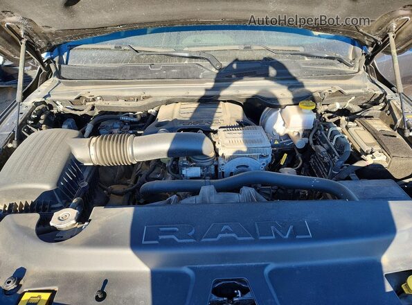 1C6SRFVT8RN216254 2024 RAM 1500 Угольный Вид задней части салона