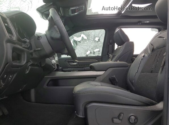 1C6SRFVTXPN690641 2023 RAM 1500 White Widok wnętrza z przodu