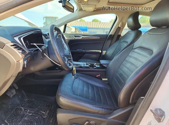 1FA6P0HD2G5111083 2016 FORD FUSION White Widok wnętrza z przodu