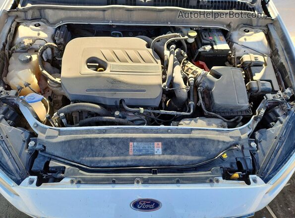 1FA6P0HD2G5111083 2016 FORD FUSION White Widok wnętrza z tyłu