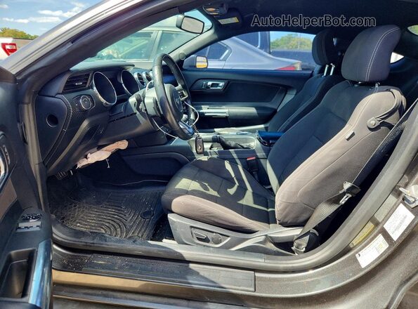 1FA6P8AM0G5251125 2016 FORD MUSTANG Серый Вид салона спереди