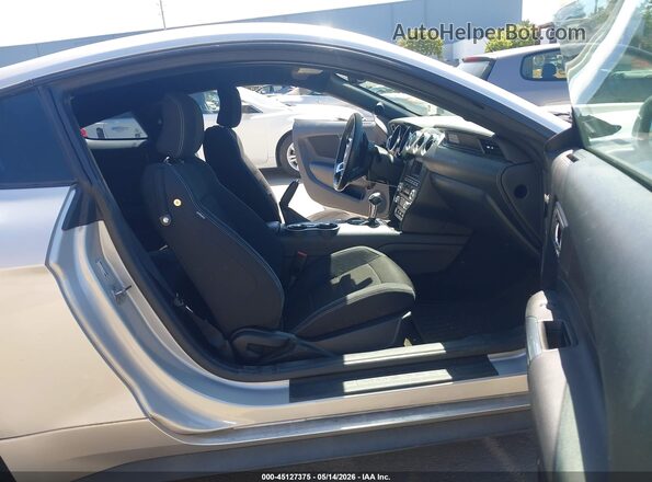 1FA6P8AM4G5279767 2016 FORD MUSTANG Серый Вид салона спереди