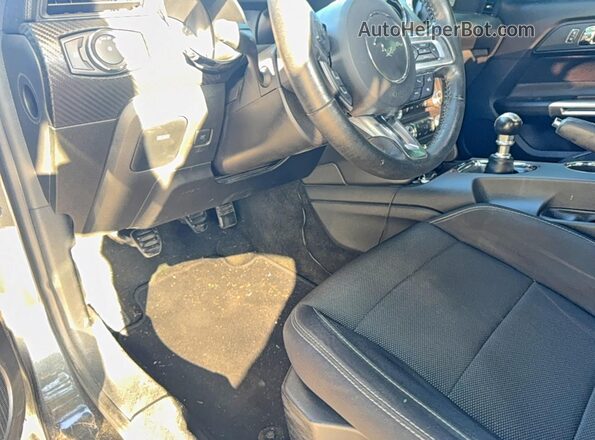 1FA6P8AM4H5340049 2017 FORD MUSTANG Gray Vista del compartimento del motor