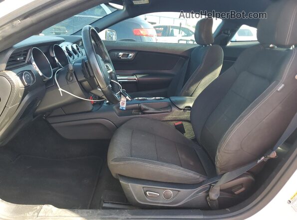 1FA6P8AMXG5265226 2016 FORD MUSTANG Белый Вид салона спереди