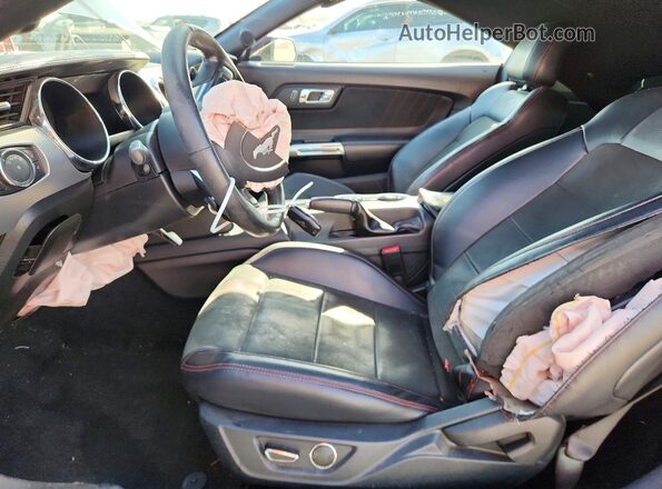 1FA6P8CF1G5333024 2016 FORD MUSTANG Черный Вид салона спереди