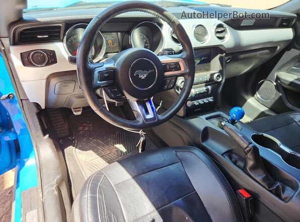 1FA6P8CF1H5340590 2017 FORD MUSTANG Синий Вид панели приборов