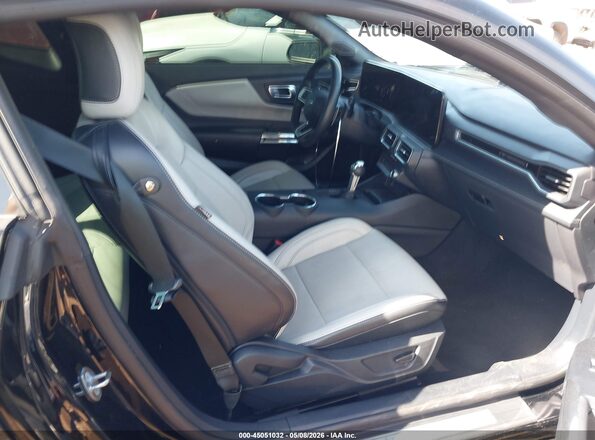 1FA6P8CF5R5409380 2024 FORD MUSTANG Черный Вид салона спереди