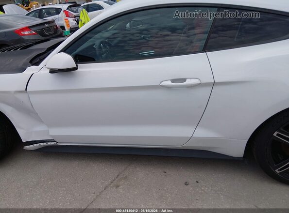 1FA6P8CF6N5104271 2022 FORD MUSTANG Белый Панорамный вид салона 360°