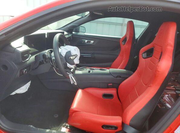 1FA6P8CF7R5421501 2024 FORD MUSTANG Красный Вид салона спереди