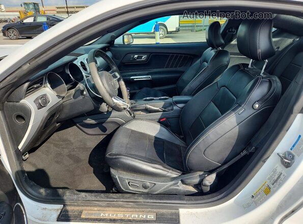 1FA6P8TH0G5289034 2016 FORD MUSTANG Белый Вид салона спереди