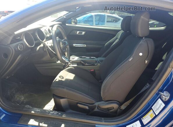 1FA6P8TH0J5131848 2018 FORD MUSTANG Синий Вид салона спереди