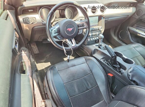 1FA6P8TH1L5103222 2020 FORD MUSTANG Красный Вид панели приборов