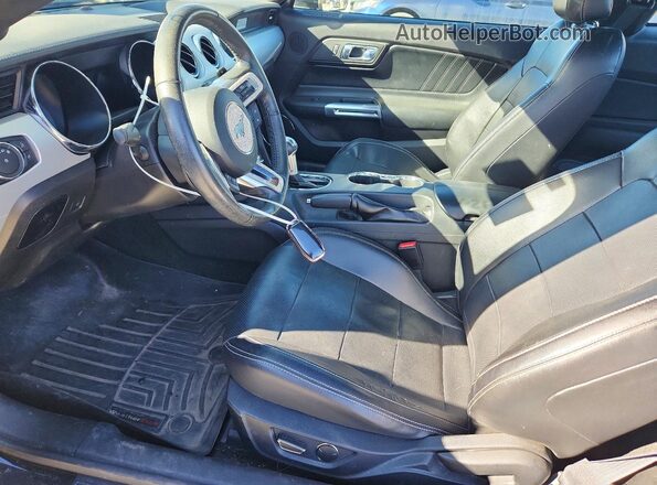 1FA6P8TH2H5344486 2017 FORD MUSTANG Черный Вид салона спереди