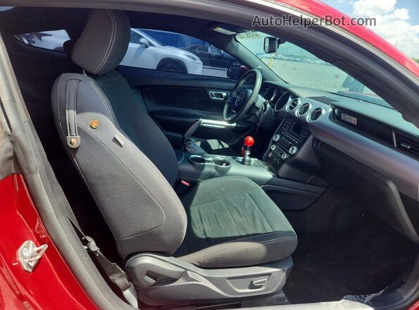 1FA6P8TH8H5358716 2017 FORD MUSTANG Красный Вид задних сидений