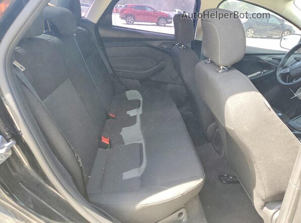 1FADP3E21JL299044 2018 FORD FOCUS Черный Вид сзади