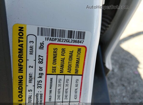 1FADP3E22GL206847 2016 FORD FOCUS Белый Вид подкапотного пространства