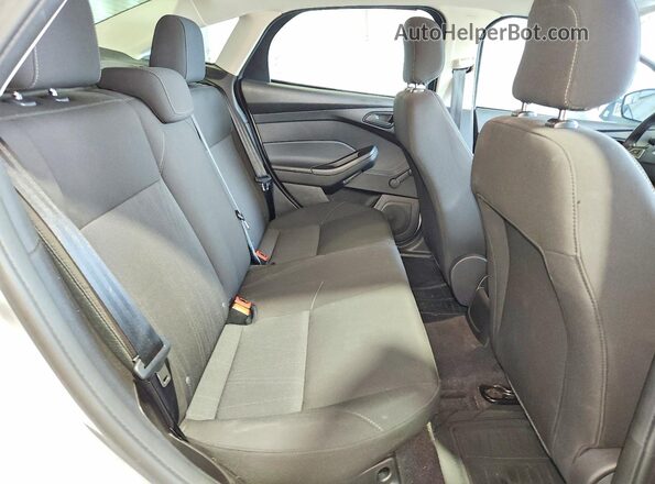 1FADP3E26GL235302 2016 FORD FOCUS Silver Vista de los asientos traseros