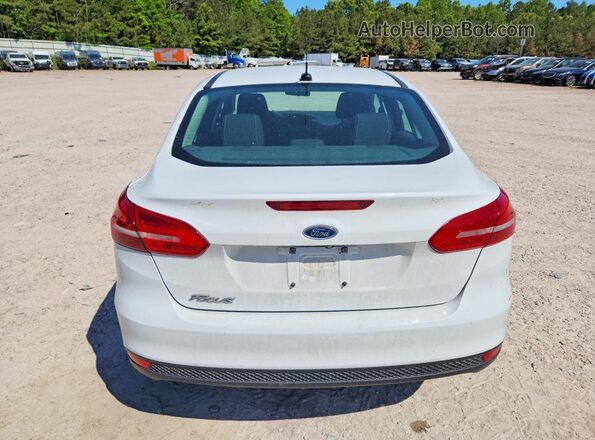1FADP3E27JL303596 2018 FORD FOCUS Белый Вид сзади